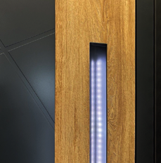 Tirador empotrado en el panel de la puerta con luz LED